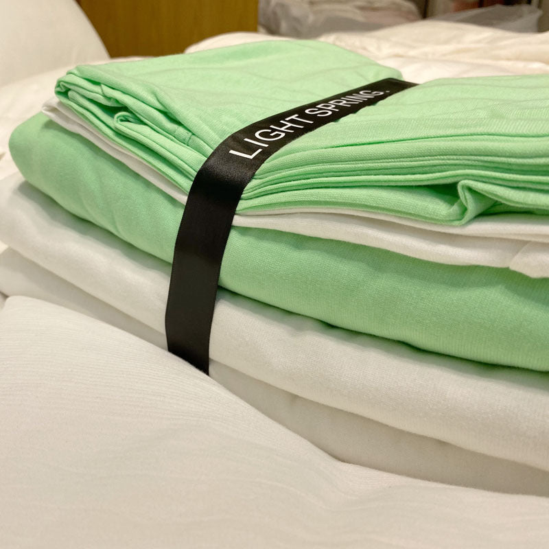 Fashionable Simple Color Bed Sheet