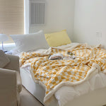 Checkerboard Thickened Fleece Blanket